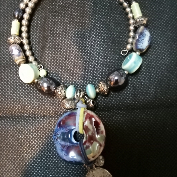 NWOT Peace Vibes ✌️Multicolor Pendant Choker Necklace, Very Colorful Stones. - Picture 5 of 11